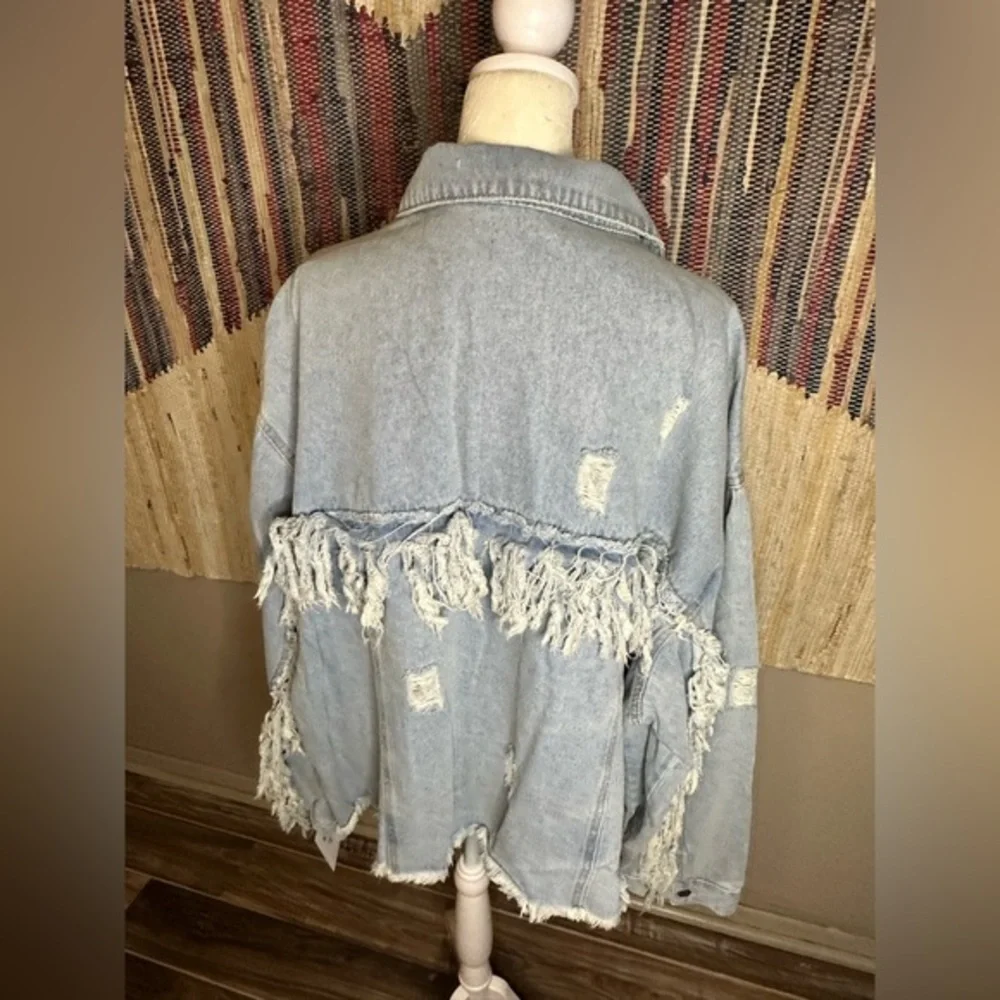 BNWT, PLUS POL cropped, distressed denim jacket with fringe - Picture 7 of 12